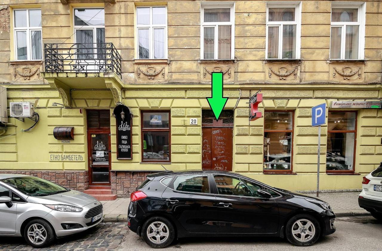 Golden Violin ! Apartments Lviv T Bagian luar foto