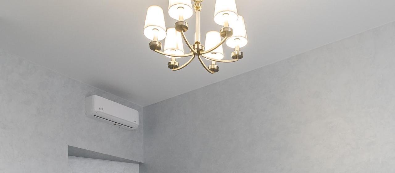 Golden Violin ! Apartments Lviv T Bagian luar foto