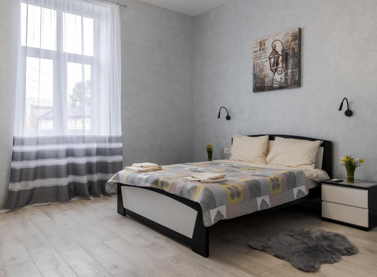 Golden Violin ! Apartments Lviv T Bagian luar foto