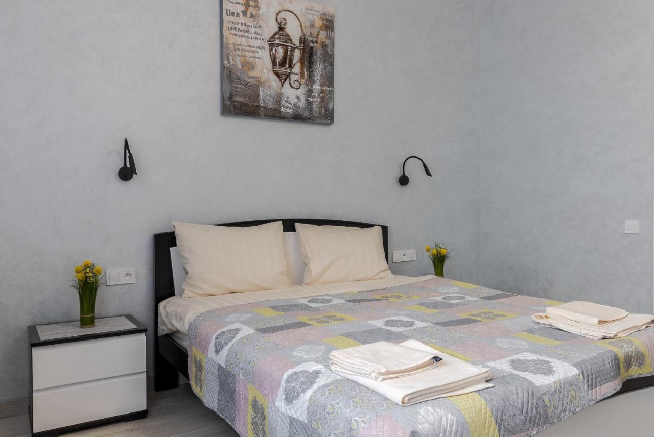 Golden Violin ! Apartments Lviv T Bagian luar foto
